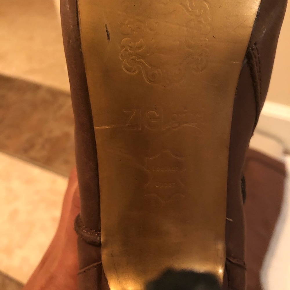 Zigi Girl Military Button Knee High Platform Boots - Picture 3 of 5